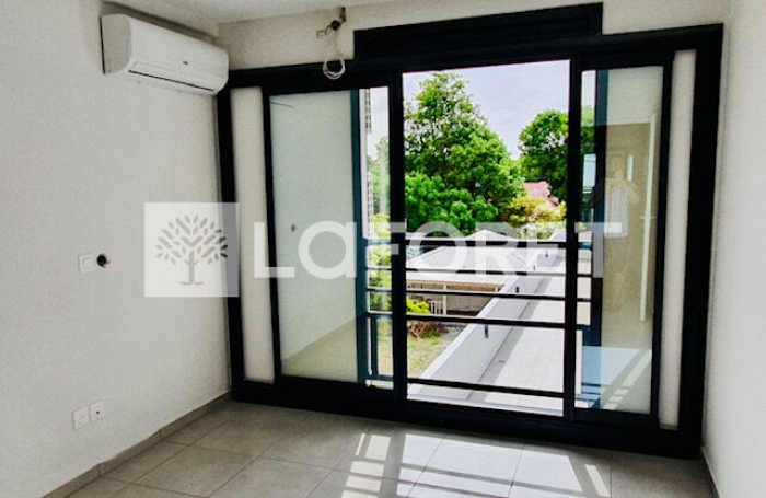 Location Appartement 64.02m² 3 pièces Saint François