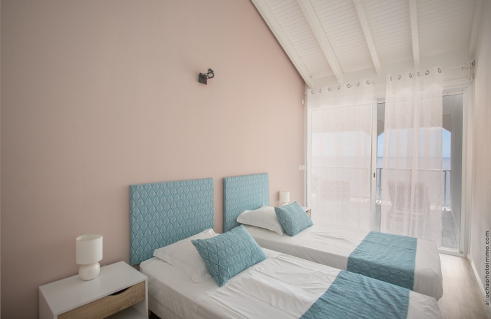 Bouillante Exceptionnel ensemble immobilier de 6 appartements avec Vue Imprenable sur la mer !