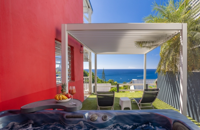 Bouillante Exceptionnel ensemble immobilier de 6 appartements avec Vue Imprenable sur la mer !