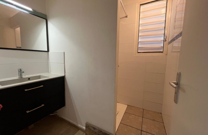 Vente Appartement 91.75m&sup2; 4 pi&#232;ces Gourbeyre