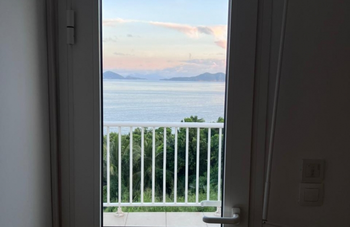 TROIS RIVIERES COCOYER APPARTEMENT DUPLEX T4 VUE MER SUR LES SAINTES