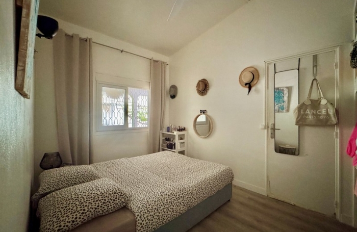 Vente Divers 232m&sup2; 11 pi&#232;ces Saint François