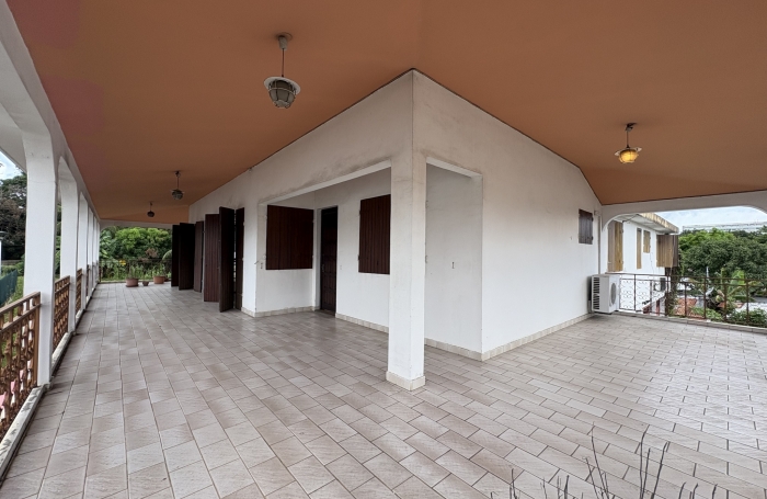 Location Local commercial 97139