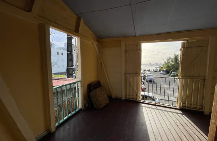 MAISON A RENOVER SUR 1 NIVEAU POINTE-A-PITRE