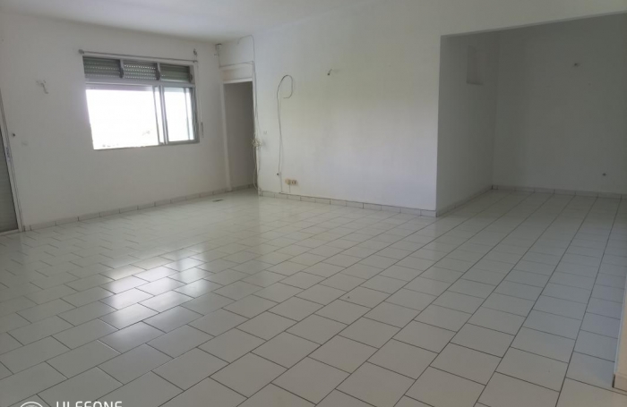Location Maison 200m&sup2; 10 pi&#232;ces Gosier