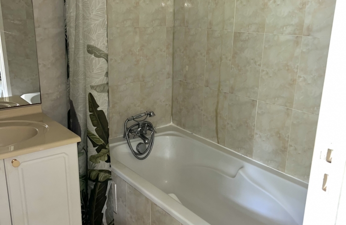 Appartement F3 meubl&eacute; vue mer &agrave;  Bas du Fort