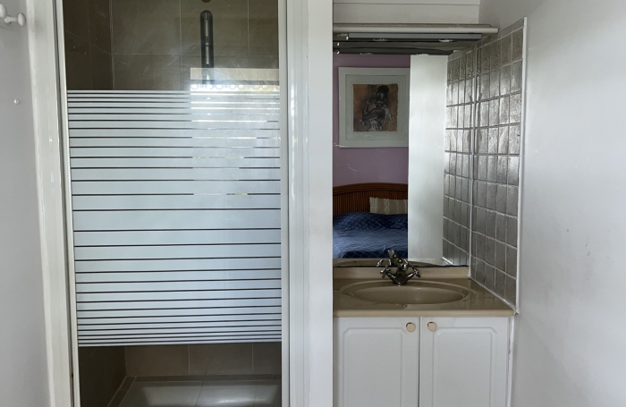 Appartement F3 meubl&eacute; vue mer &agrave;  Bas du Fort