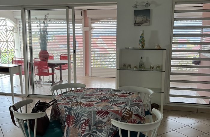 Appartement F3 meubl&eacute; vue mer &agrave;  Bas du Fort