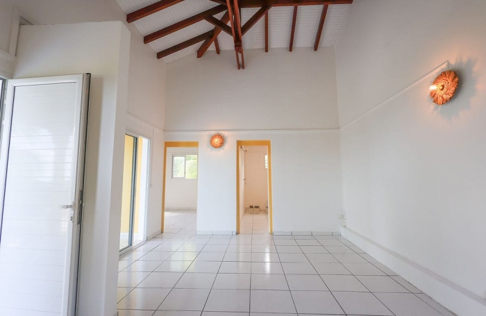 Location Appartement T2 Calme et Vue Mer à POINTE-NOIRE