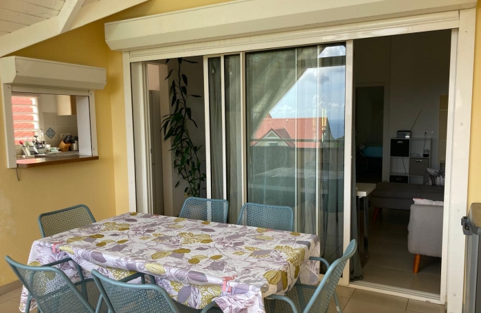 SAINT-CLAUDE, APPARTEMENT T3 RESIDENCE SECURISEE AVEC PISCINE- TERRASSE VUE MER ET MONTAGNE