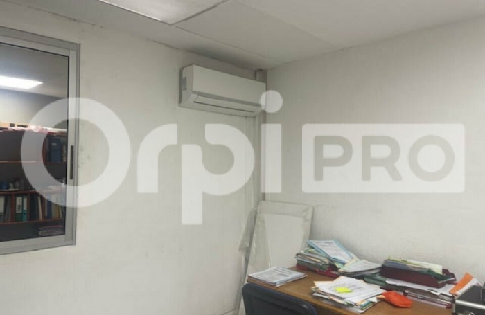 Avec ORPI BOUTAREL louez 52M2 de Bureaux à jarry