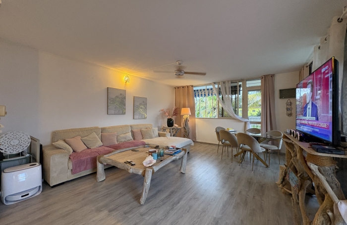 MAISON T6 AVEC PISCINE SECTEUR PERINET