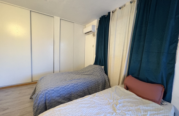 MAISON T6 AVEC PISCINE SECTEUR PERINET