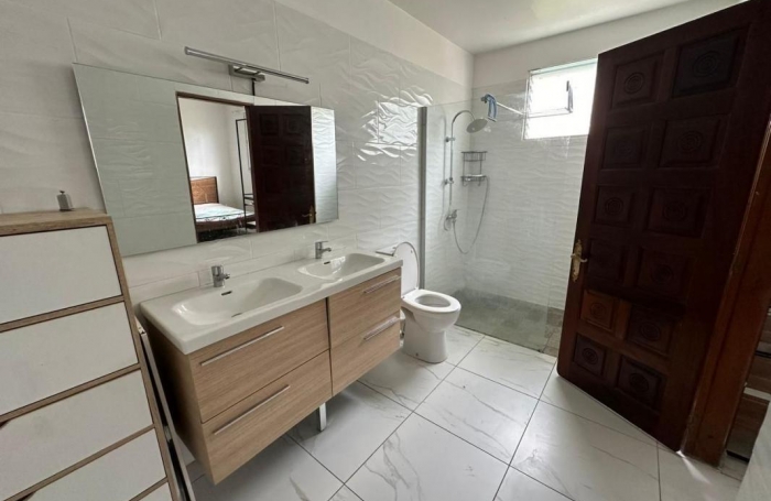 Location Appartement 170.63m&sup2; 4 pi&#232;ces Baillif