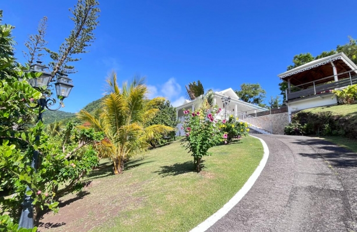 Vente Maison 200m&sup2; 6 pi&#232;ces Gourbeyre