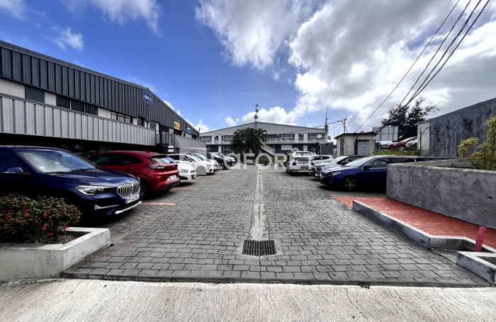 Vente Bureaux 66.17m&sup2; Baie Mahault