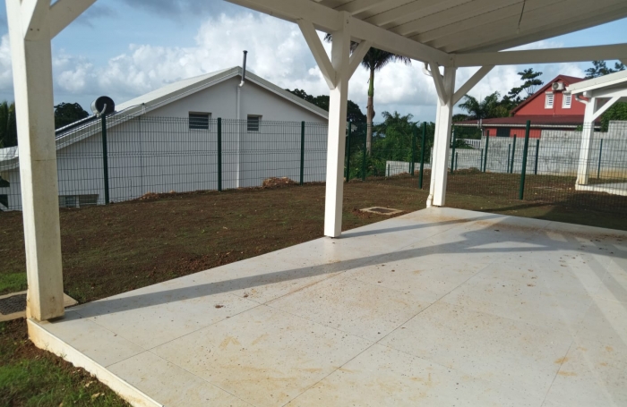 VILLA T5 en R+1 - VERNOU 97170 PETIT-BOURG