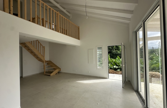 VILLA T5 en R+1 - VERNOU 97170 PETIT-BOURG