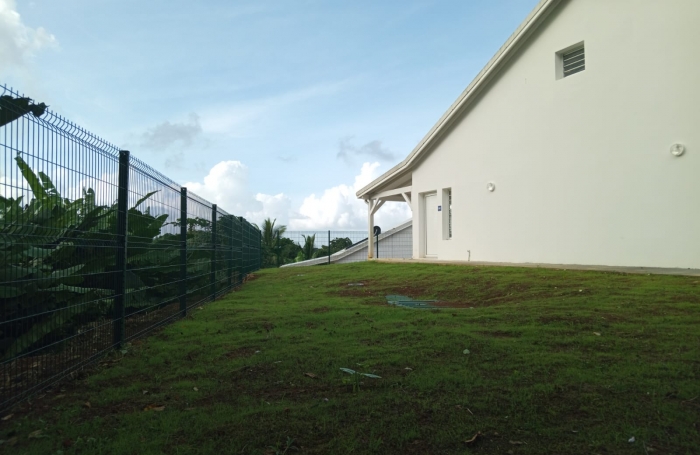 VILLA T5 en R+1 - VERNOU 97170 PETIT-BOURG