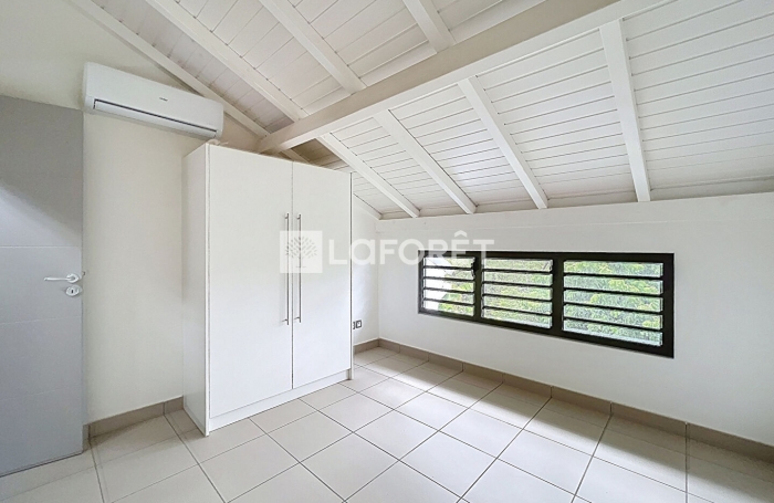 Location Maison 83.24m² 4 pièces Saint François