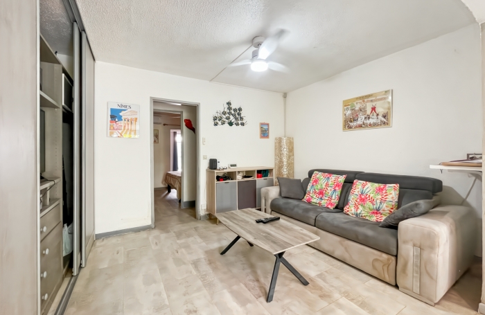 Rare T3 sur Jardin. Résidence fermée avec piscines. Accès marina.