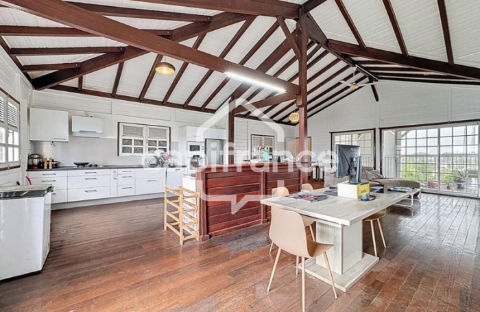 Vente Maison 380m&sup2; 11 pièces Les Abymes