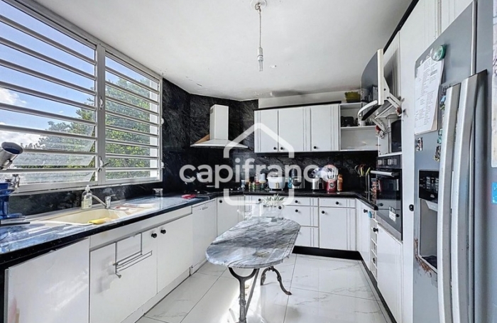 Vente Maison 380m&sup2; 11 pièces Les Abymes