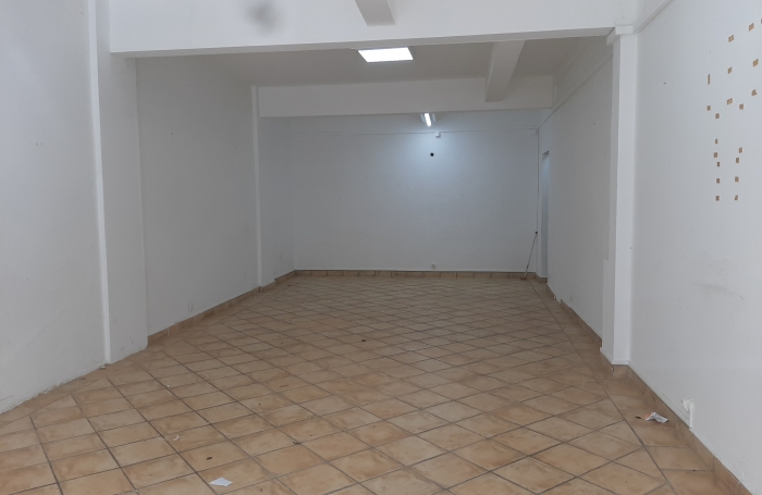 Location Local commercial 97110