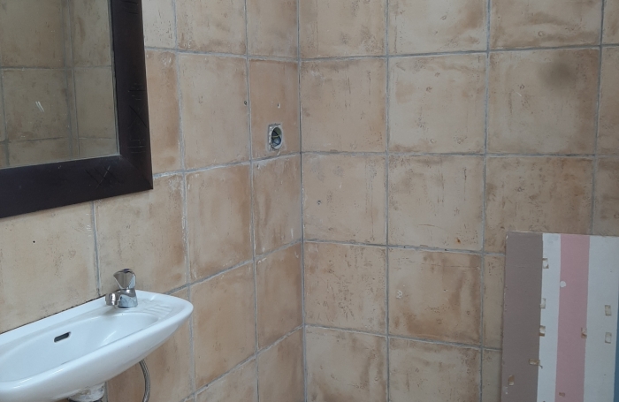 Local commercial de 73 m2  Bourg POINTE à PITRE