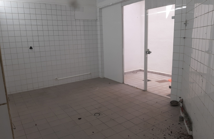 Local commercial de 73 m2  Bourg POINTE à PITRE