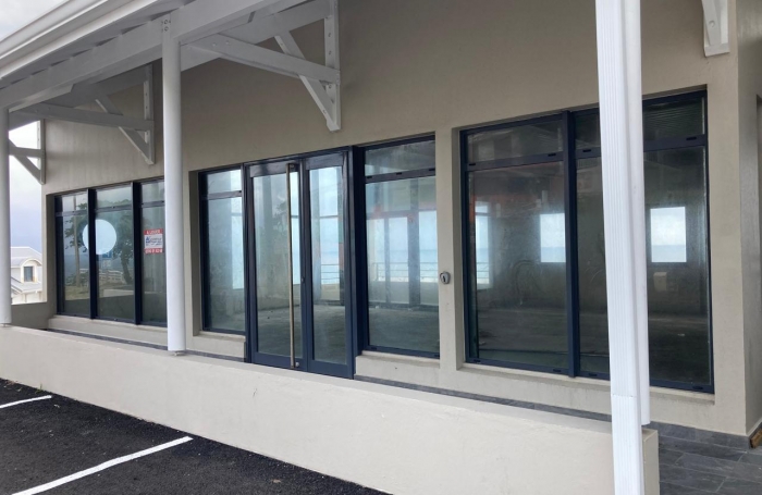 VIEUX FORT : Résidence La Rose Des Vents,  Local professionnel 103m2