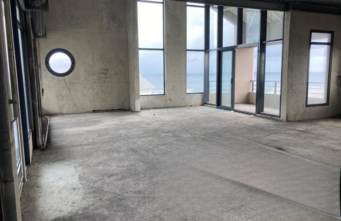 VIEUX FORT : Résidence La Rose Des Vents,  Local professionnel 103m2