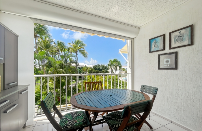 T2 meublé lumineux avec terrasse   Vue parc, marina et piscine