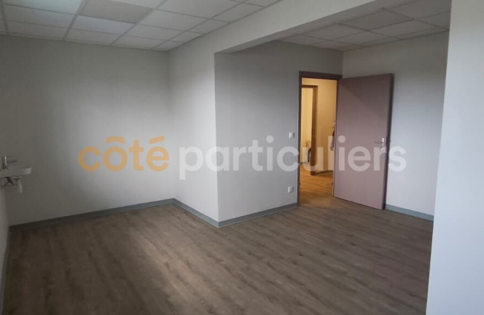 Location Local commercial 119m² 4 pièces Les Abymes