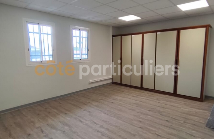 Location Local commercial 119m² 4 pièces Les Abymes