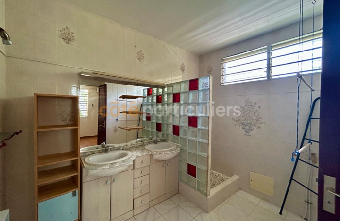 Location Appartement 103.75m² 4 pièces Gosier