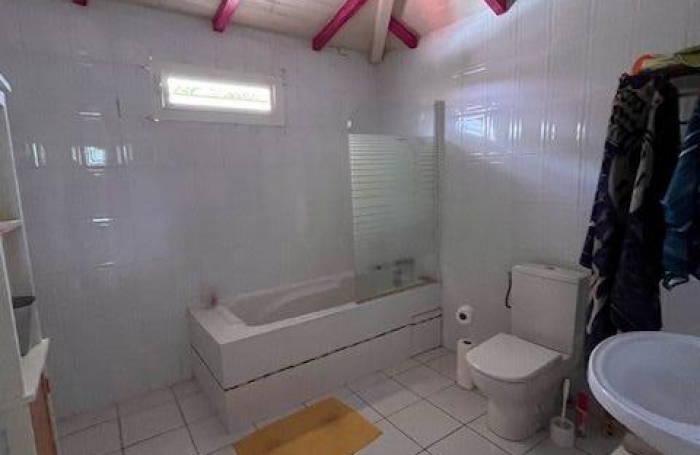 Vente Maison 104m&sup2; 5 pièces Lamentin