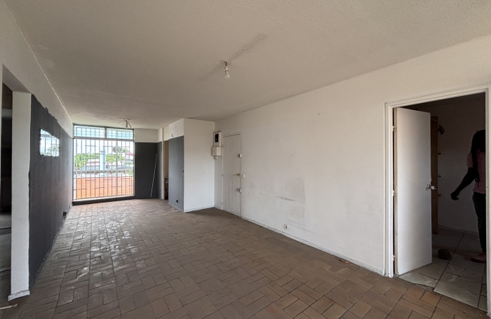 Appartement à rénover aux Abymes - LONGFORT IMMOBILIER