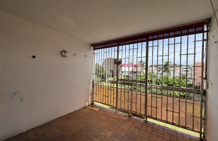 Appartement à rénover aux Abymes - LONGFORT IMMOBILIER