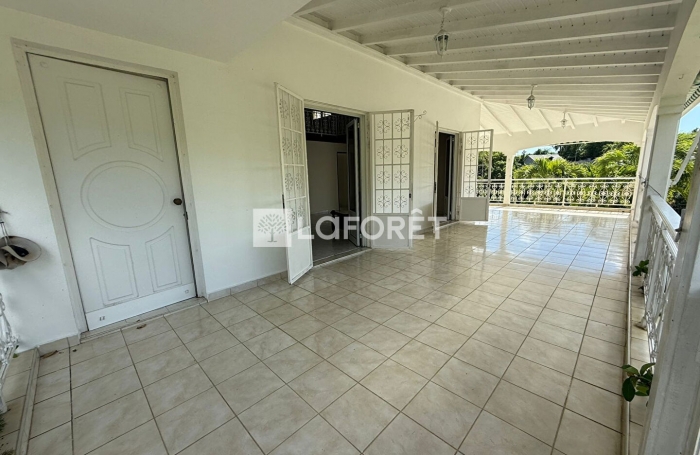 Vente Maison 291.95m&sup2; 5 pi&egrave;ces Les Abymes