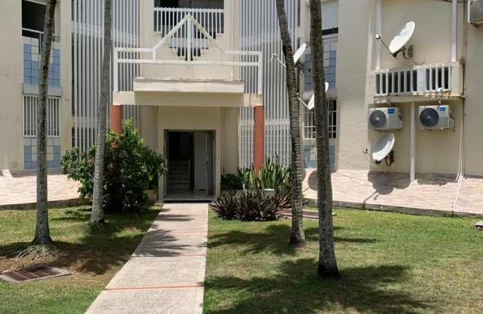 &Agrave; LOUER T2 MEUBL&Eacute; DE 53M2 AVEC ACC&Egrave;S PLAGE AU GOSIER