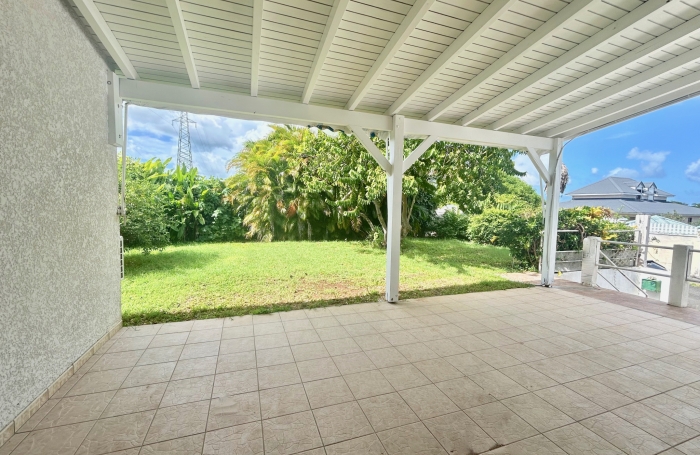 Maison mitoyenne F4 avec jardin privatif &agrave; Moudong, Baie-Mahault, Guadeloupe