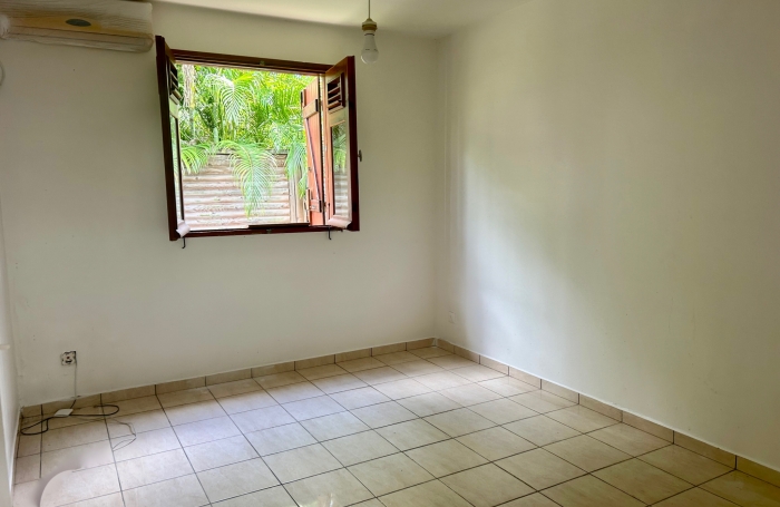 Maison mitoyenne F4 avec jardin privatif &agrave; Moudong, Baie-Mahault, Guadeloupe