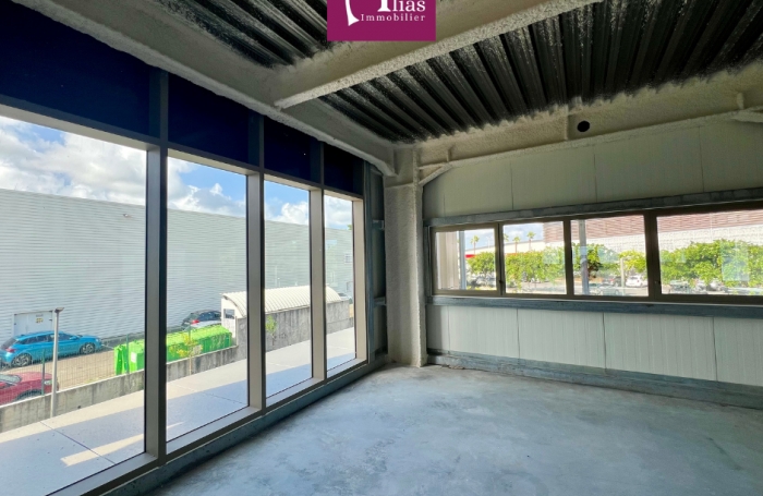 &Agrave; louer - Local commercial neuf 155m2 - ETAGE - DOTHEMAR