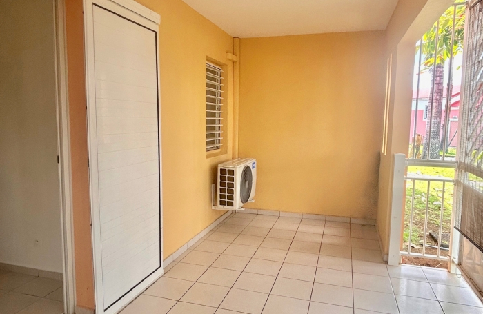 A VENDRE en exclusivit&eacute; - appartement T3 avec jardin dans r&eacute;sidence avec piscine au LAMENTIN