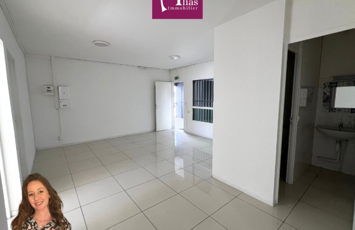 Location Local commercial 97122