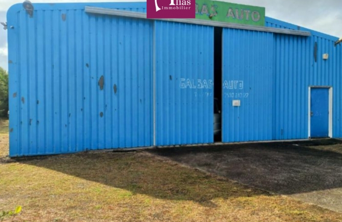 &Agrave; louer - D&eacute;p&ocirc;t 250m2 sur terrain de 1200m2 - ZAC de Nolivier - Sainte-Rose