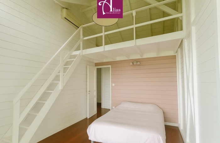 A VENDRE - Maison d&rsquo;architecte de caract&egrave;re + bungalow ind&eacute;pendant   &agrave; DUGAZON - LES ABYMES