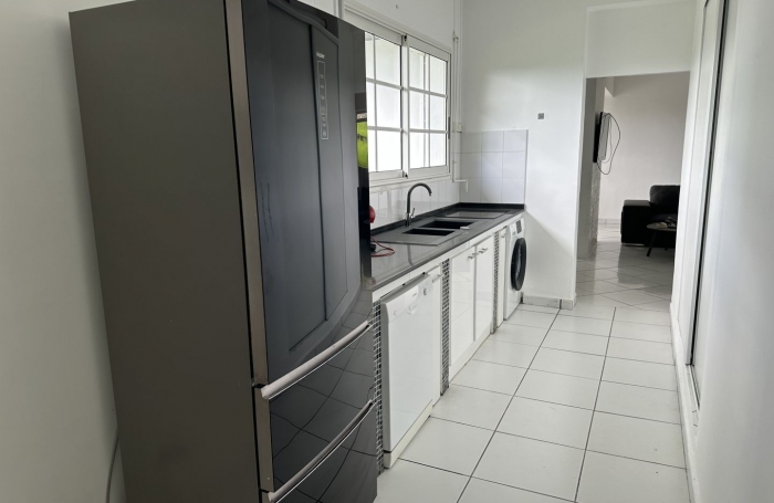 Location Appartement 104.16m² 5 pièces Les Abymes