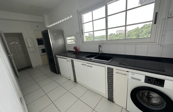 Location Appartement 104.16m² 5 pièces Les Abymes